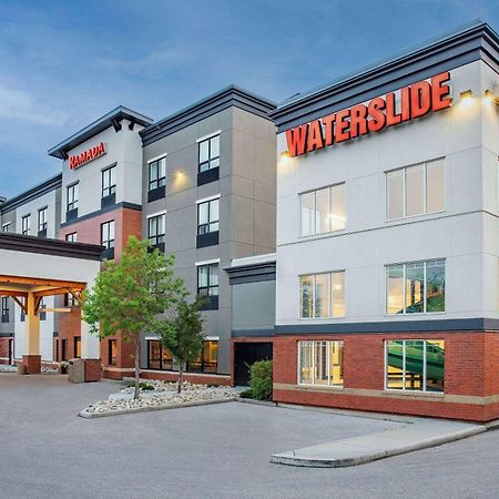 Ramada By Wyndham Cochrane Hotell Eksteriør bilde