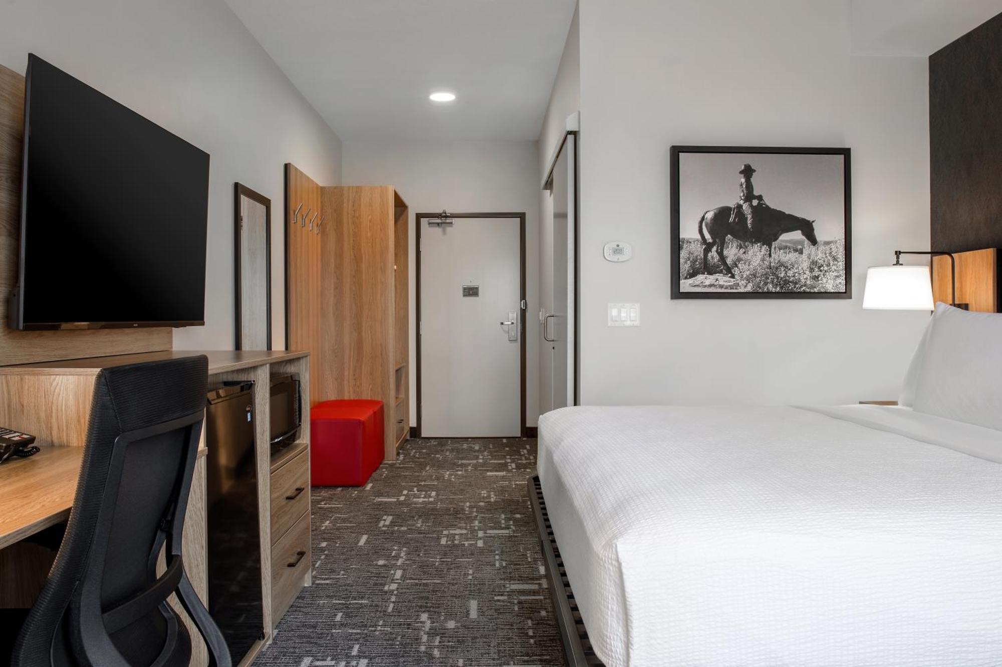 Ramada By Wyndham Cochrane Hotell Eksteriør bilde